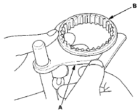 2. Measure the thickness of the shift fork fingers.